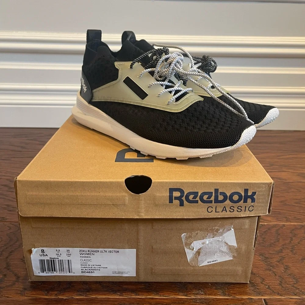 Women’s Reebok sneakers 8 - Picture 1 of 5